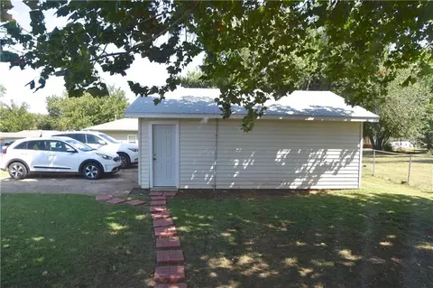 1501 E Springer, Guthrie, OK 73044 photo 17
