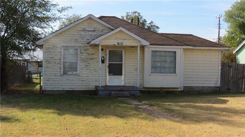 812 E Pecan, Altus, OK 73521 photo 1