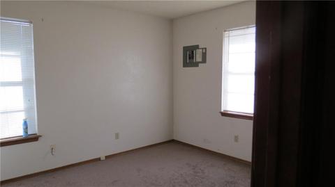 812 E Pecan, Altus, OK 73521 photo 3