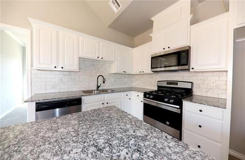 216 Timber Ln, Harrah, OK 73045 photo 7