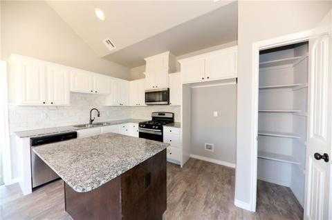 216 Timber Ln, Harrah, OK 73045 photo 5