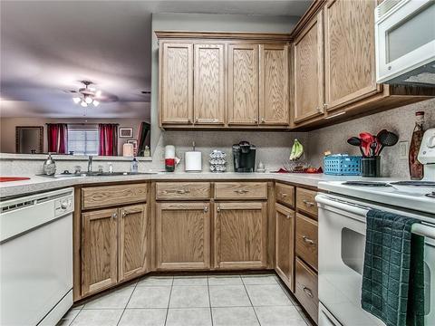 912 SW 35th, Moore, OK 73160 photo 12