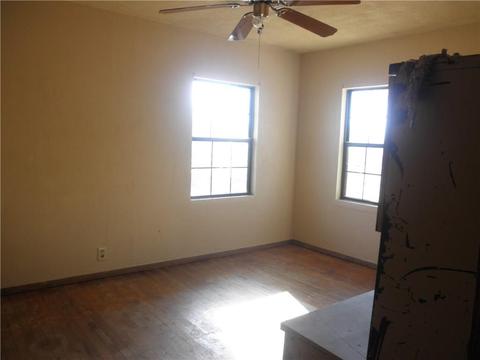809 N 3rd St, Sayre, OK 73662 photo 12