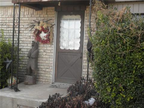 809 N 3rd St, Sayre, OK 73662 photo 3