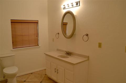 922 E Main, Sentinel, OK 73664 photo 7