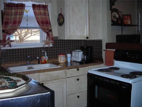 303 SW 3rd St, Tuttle, OK 73089 photo 9