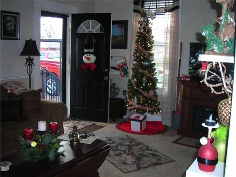 303 SW 3rd St, Tuttle, OK 73089 photo 4