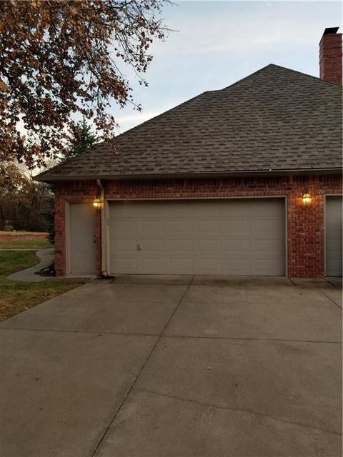 5301 Summit Dr, Edmond, OK 73034 photo 4