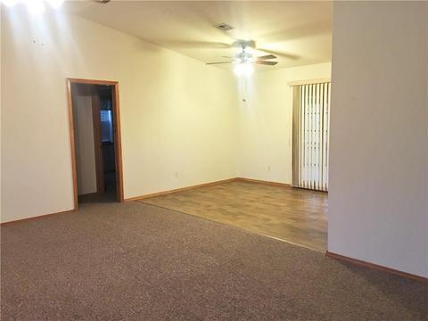 211 E Van Buren, Crescent, OK 73028 photo 3