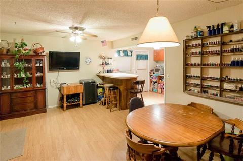 305 Mohawk Trl, Burns Flat, OK 73624 photo 4
