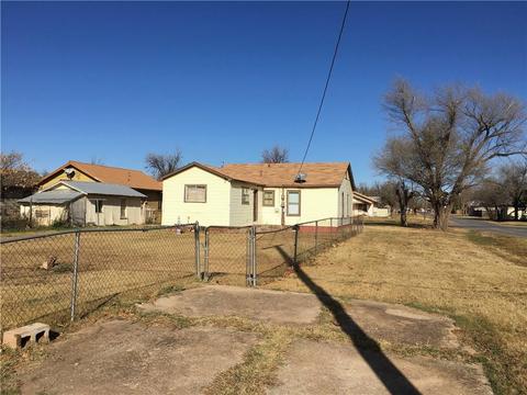 420 E Pecan, Altus, OK 73521 photo 3