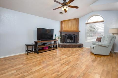 2133 Westmore Dr, Moore, OK 73170 photo 4