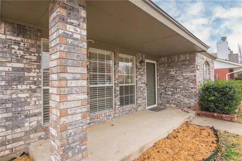 2614 Briarcliff Dr, Moore, OK 73170 photo 2