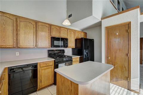 2137 Lakecrest Dr, Moore, OK 73170 photo 10