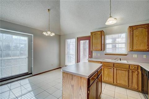 2137 Lakecrest Dr, Moore, OK 73170 photo 13