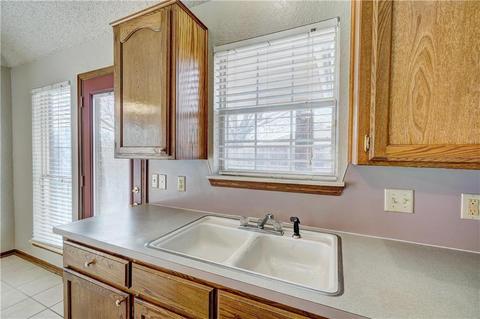 2137 Lakecrest Dr, Moore, OK 73170 photo 16