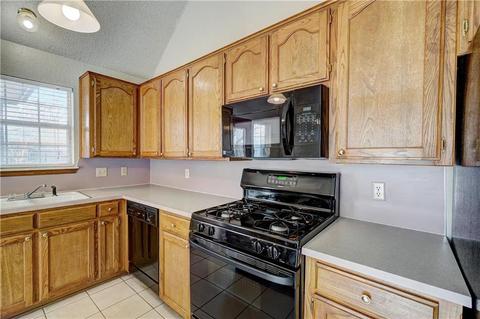 2137 Lakecrest Dr, Moore, OK 73170 photo 15