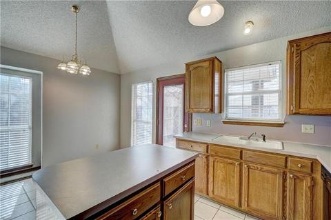 2137 Lakecrest Dr, Moore, OK 73170 photo 14
