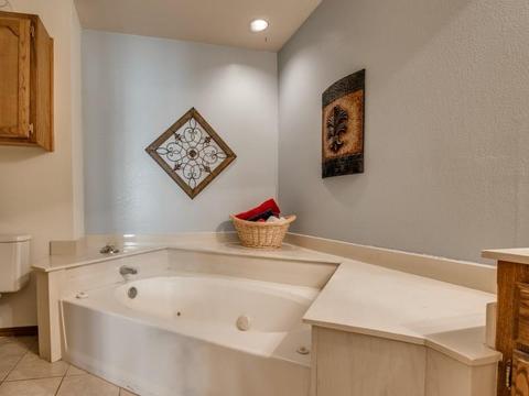 1513 Westmore, Moore, OK 73170 photo 9