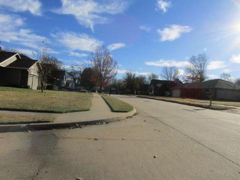 2708 E Reno, Broken Arrow, OK 74014 photo 2