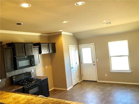 9617 Ella, Moore, OK 73160 photo 5