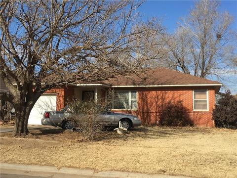 1129 Hickory, Altus, OK 73521 photo 1
