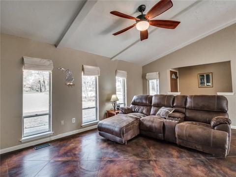 4024 E Waterloo Rd, Edmond, OK 73034 photo 7