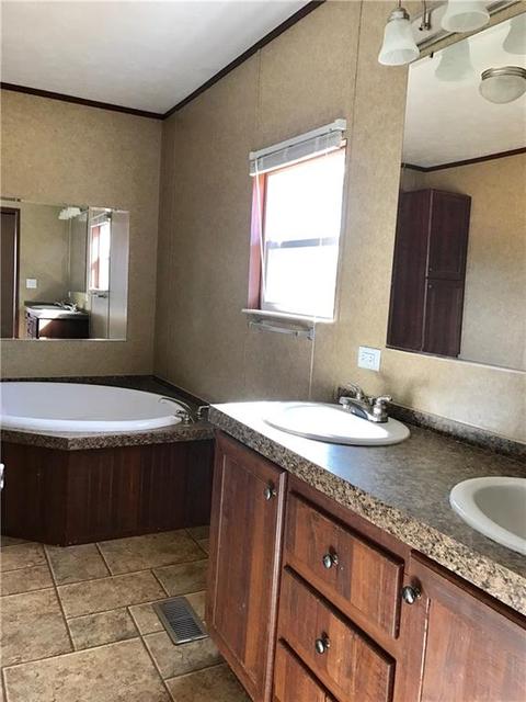 917 W 2nd, Watonga, OK 73772 photo 4