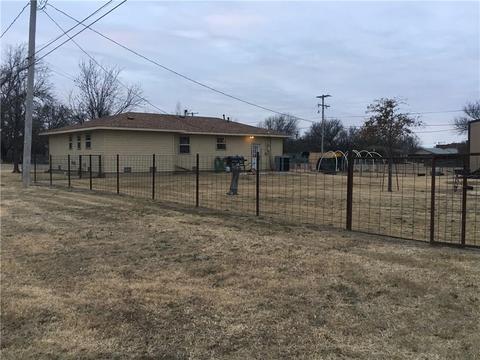 723 8th, Snyder, OK 73566 photo 5