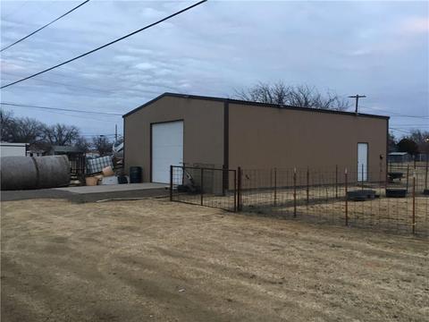 723 8th, Snyder, OK 73566 photo 3