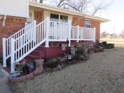 602 E Main St, Tuttle, OK 73089 photo 3