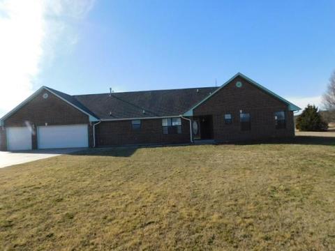 986 Sunflower Dr, Tuttle, OK 73089 photo 1