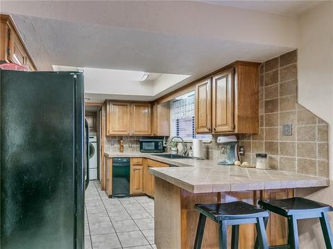 1209 NW 9th St, Moore, OK 73170 photo 8