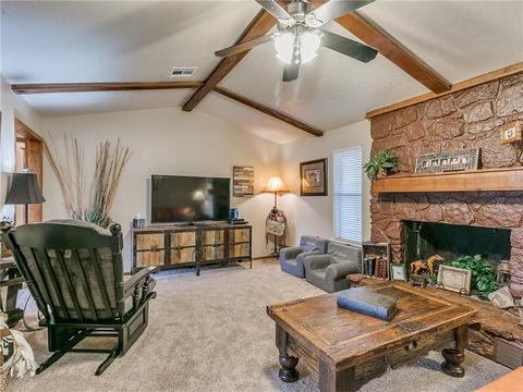 1209 NW 9th St, Moore, OK 73170 photo 4