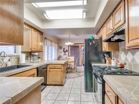 1209 NW 9th St, Moore, OK 73170 photo 7