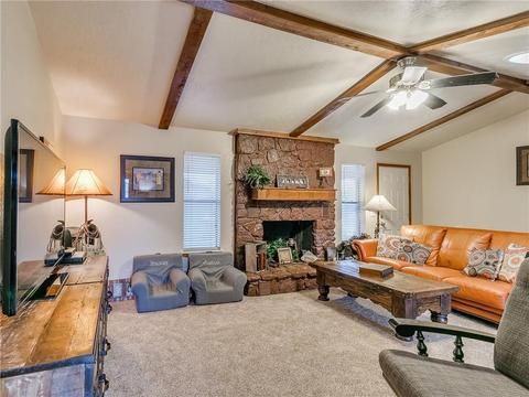 1209 NW 9th St, Moore, OK 73170 photo 2