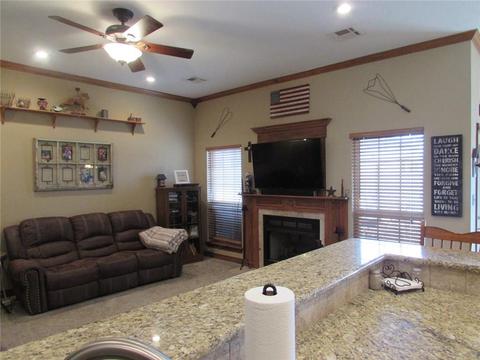 202 SE Begonia Ln, Cache, OK 73527 photo 11