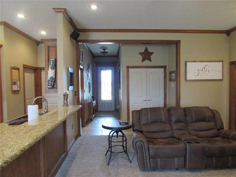 202 SE Begonia Ln, Cache, OK 73527 photo 9