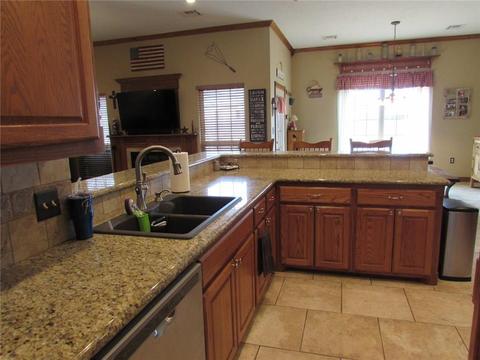 202 SE Begonia Ln, Cache, OK 73527 photo 6