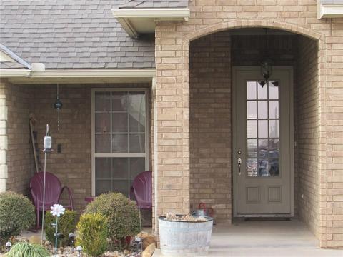 202 SE Begonia Ln, Cache, OK 73527 photo 2