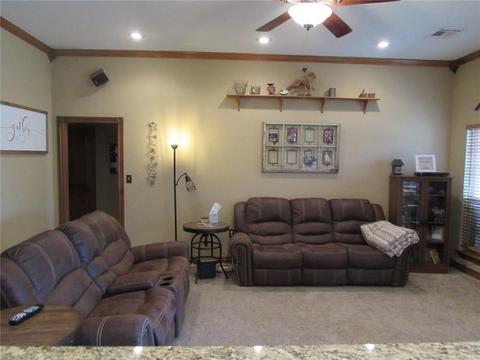 202 SE Begonia Ln, Cache, OK 73527 photo 10