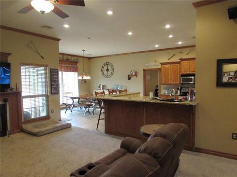 202 SE Begonia Ln, Cache, OK 73527 photo 4