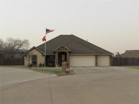 202 SE Begonia Ln, Cache, OK 73527 photo 1