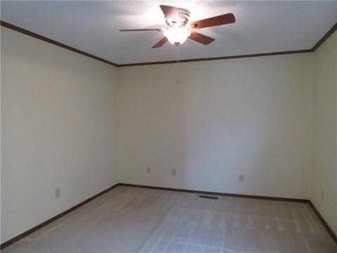 Undisclosed, Moore, OK 73170 photo 12