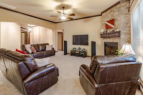 704 Ryan Rd, Moore, OK 73160 photo 2