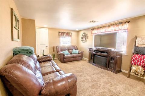 103 SE 2nd St, Tuttle, OK 73089 photo 7
