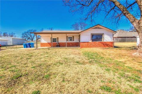 103 SE 2nd St, Tuttle, OK 73089 photo 2