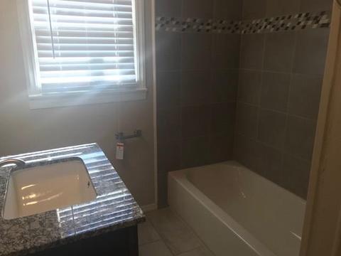 812 E Sycamore Ave, Altus, OK 73521 photo 2