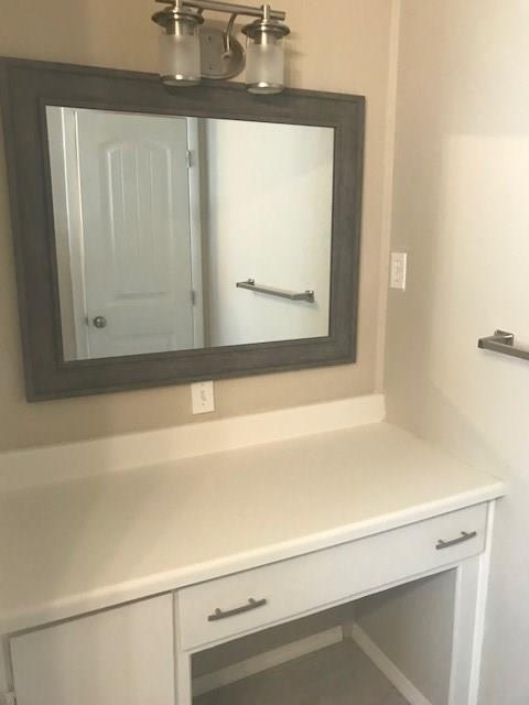 812 E Sycamore Ave, Altus, OK 73521 photo 3