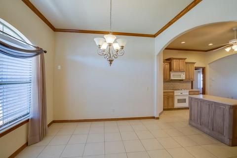 3300 Pin Oak Rd, Moore, OK 73170 photo 9
